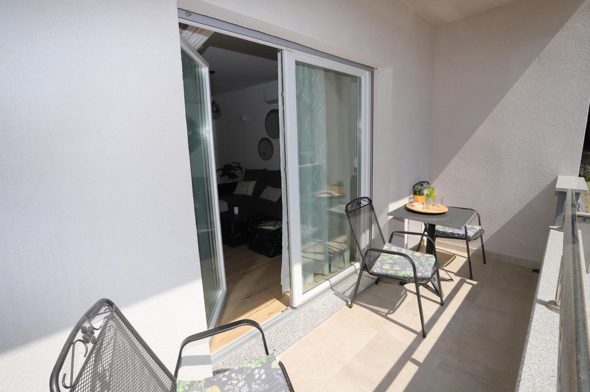 Nikolina Appartement *